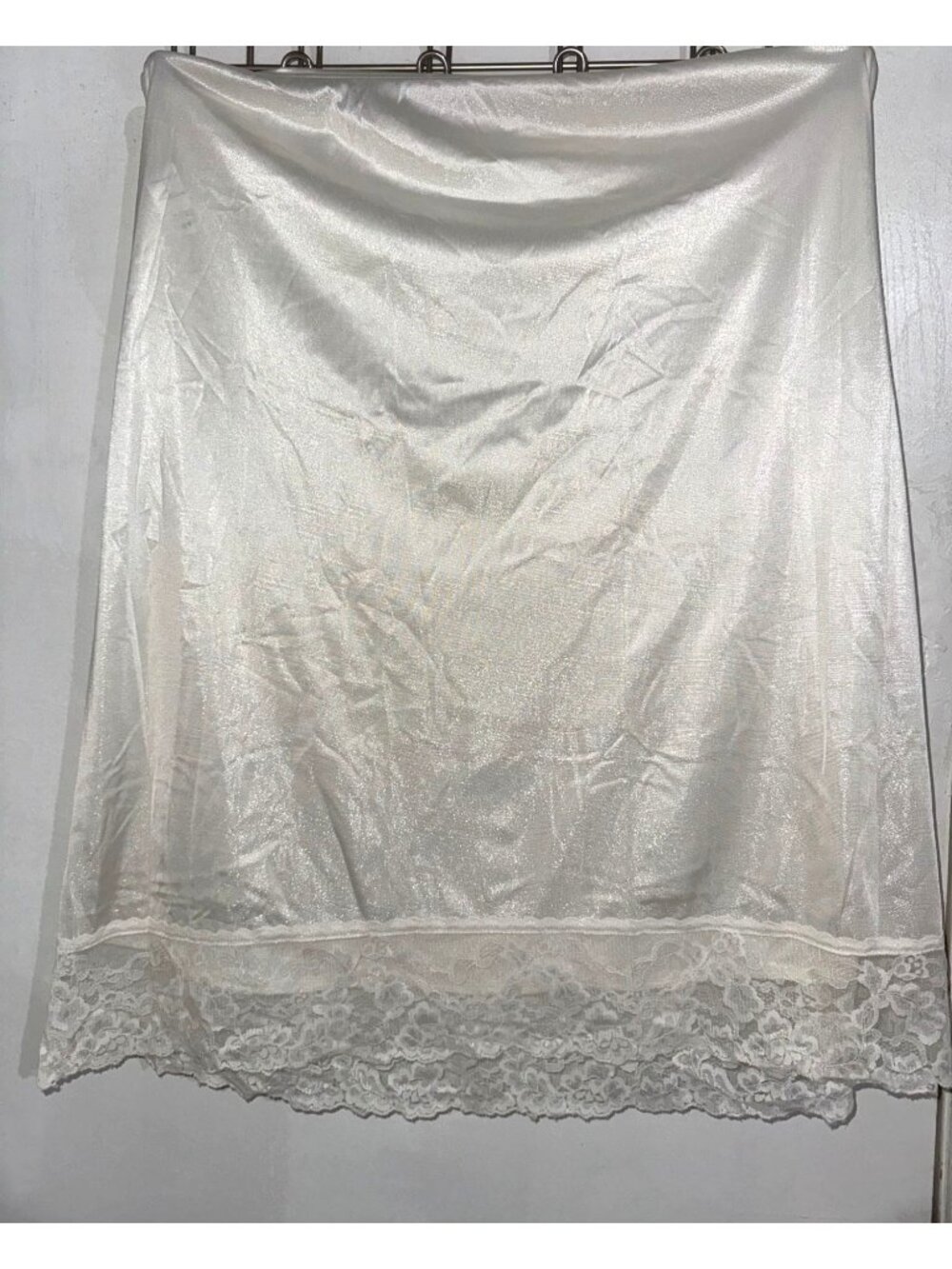 Vintage Vassarette White Nylon Half Slip With Floral Lace Hem Size 2XL 100% Nylo